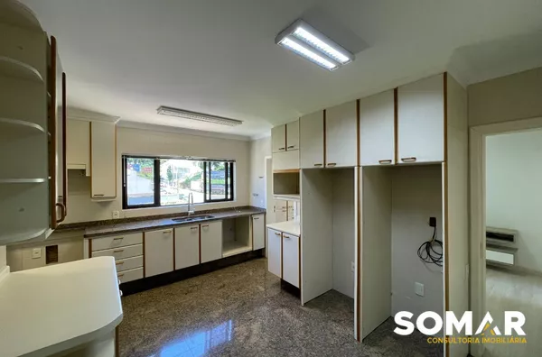 EXCLUSIVO    Apartamento com 4 quartos, sendo 2 suítes no centro de Joaçaba/SC! São 278m² muito bem distribuídos em um imóvel que vai te surpreender. Além disso, o edifício oferece piscina, salão de festas e sauna. Para completar, você terá à disposição 2 vagas de garagem!  ?Valor: R$ 1.500.000 ? Solicite mais informações aqui pelo direct ou no whatsapp: (49) 3030-0120