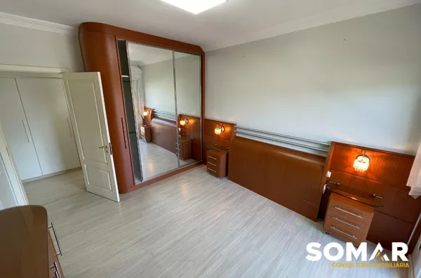 EXCLUSIVO    Apartamento com 4 quartos, sendo 2 suítes no centro de Joaçaba/SC! São 278m² muito bem distribuídos em um imóvel que vai te surpreender. Além disso, o edifício oferece piscina, salão de festas e sauna. Para completar, você terá à disposição 2 vagas de garagem!  ?Valor: R$ 1.500.000 ? Solicite mais informações aqui pelo direct ou no whatsapp: (49) 3030-0120