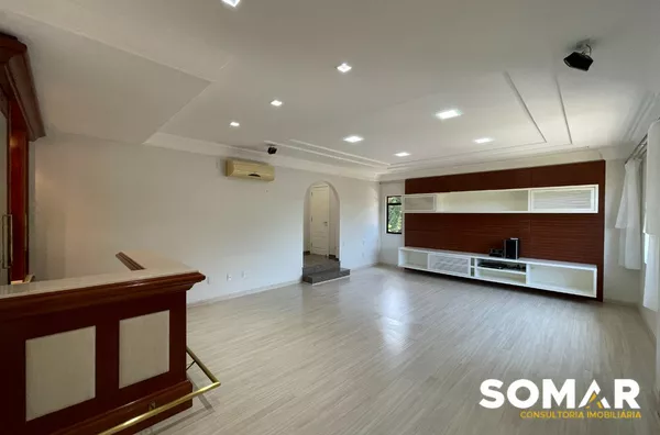 EXCLUSIVO    Apartamento com 4 quartos, sendo 2 suítes no centro de Joaçaba/SC! São 278m² muito bem distribuídos em um imóvel que vai te surpreender. Além disso, o edifício oferece piscina, salão de festas e sauna. Para completar, você terá à disposição 2 vagas de garagem!  ?Valor: R$ 1.500.000 ? Solicite mais informações aqui pelo direct ou no whatsapp: (49) 3030-0120