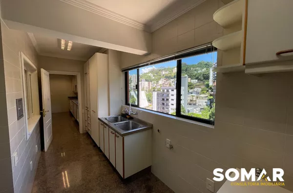 EXCLUSIVO    Apartamento com 4 quartos, sendo 2 suítes no centro de Joaçaba/SC! São 278m² muito bem distribuídos em um imóvel que vai te surpreender. Além disso, o edifício oferece piscina, salão de festas e sauna. Para completar, você terá à disposição 2 vagas de garagem!  ?Valor: R$ 1.500.000 ? Solicite mais informações aqui pelo direct ou no whatsapp: (49) 3030-0120