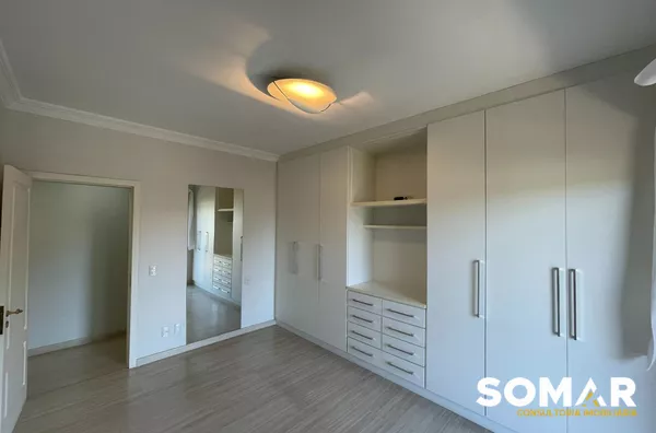 EXCLUSIVO    Apartamento com 4 quartos, sendo 2 suítes no centro de Joaçaba/SC! São 278m² muito bem distribuídos em um imóvel que vai te surpreender. Além disso, o edifício oferece piscina, salão de festas e sauna. Para completar, você terá à disposição 2 vagas de garagem!  ?Valor: R$ 1.500.000 ? Solicite mais informações aqui pelo direct ou no whatsapp: (49) 3030-0120