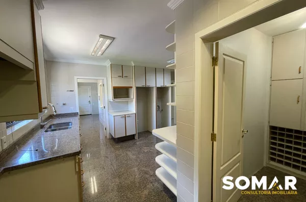 EXCLUSIVO    Apartamento com 4 quartos, sendo 2 suítes no centro de Joaçaba/SC! São 278m² muito bem distribuídos em um imóvel que vai te surpreender. Além disso, o edifício oferece piscina, salão de festas e sauna. Para completar, você terá à disposição 2 vagas de garagem!  ?Valor: R$ 1.500.000 ? Solicite mais informações aqui pelo direct ou no whatsapp: (49) 3030-0120