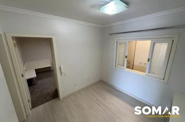 EXCLUSIVO    Apartamento com 4 quartos, sendo 2 suítes no centro de Joaçaba/SC! São 278m² muito bem distribuídos em um imóvel que vai te surpreender. Além disso, o edifício oferece piscina, salão de festas e sauna. Para completar, você terá à disposição 2 vagas de garagem!  ?Valor: R$ 1.500.000 ? Solicite mais informações aqui pelo direct ou no whatsapp: (49) 3030-0120