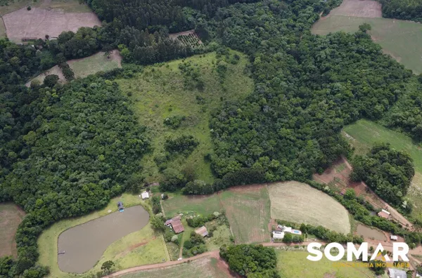 Área à venda no interior de Herval D'Oeste/SC! 40 mil metros quadrados, próximo à Cabana Boa Esperança e a menos de 1,5km da BR282.  Para mais informações chame agora no Whatsapp: (49) 3030-0120