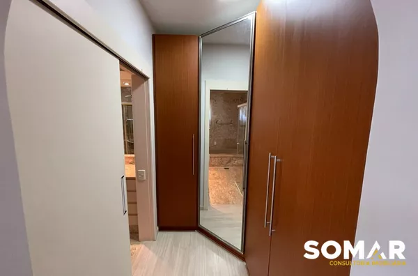 EXCLUSIVO    Apartamento com 4 quartos, sendo 2 suítes no centro de Joaçaba/SC! São 278m² muito bem distribuídos em um imóvel que vai te surpreender. Além disso, o edifício oferece piscina, salão de festas e sauna. Para completar, você terá à disposição 2 vagas de garagem!  ?Valor: R$ 1.500.000 ? Solicite mais informações aqui pelo direct ou no whatsapp: (49) 3030-0120
