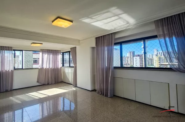 Apartamento projetado com 4 quartos para Venda no Meireles