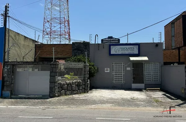 Casa com localização excelente para Venda no Joaquim Távora