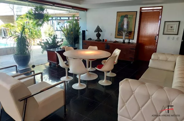 Excelente Cobertura com 3 suítes para venda no Meireles