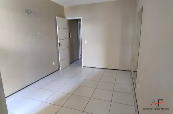 Excelente Casa Duplex com 2 quartos para locação no Passaré