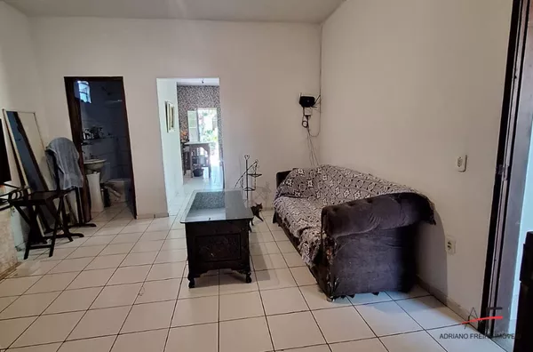 Casa com 3 quartos para Venda na Cidade dos Funcionários