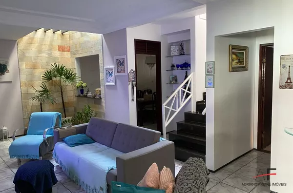 Casa com 4 quartos para venda próximo ao Lago Jacarey