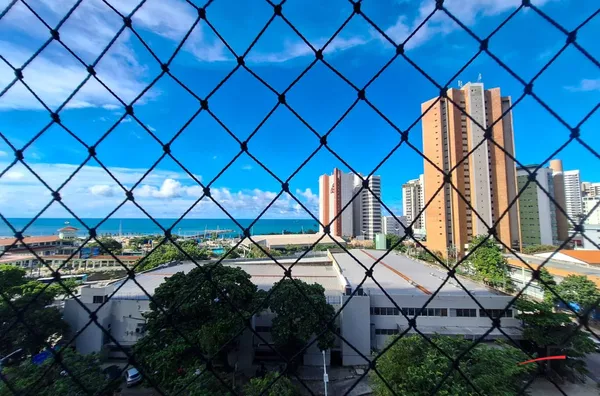 Apartamento Vista Mar com 4 quartos para Venda no Meireles