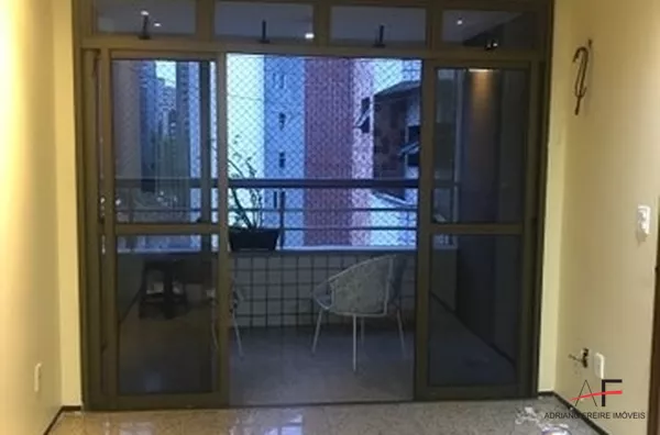 Apartamento com 2 quartos, próximo a Praça Portugal