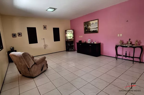 Excelente Casa com 3 suítes para venda na Messejana