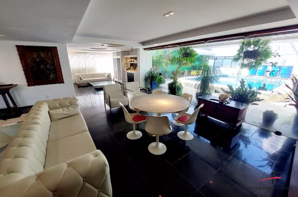 Excelente Cobertura com 3 suítes para venda no Meireles