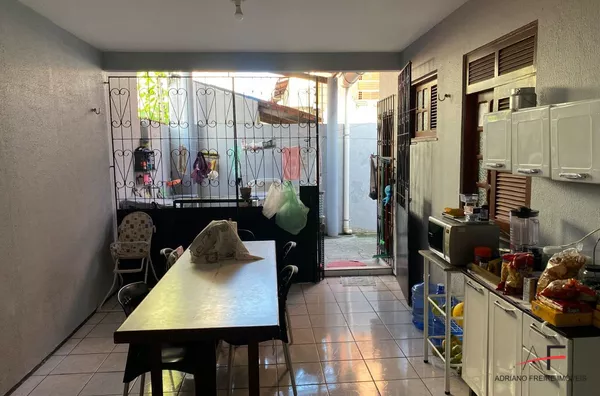 Casa com 4 quartos para venda próximo ao Lago Jacarey