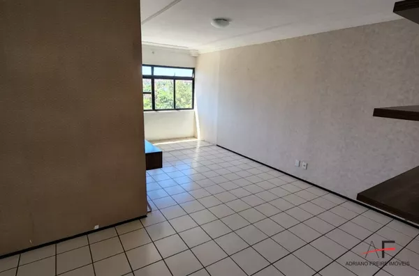 Apartamento com 2 quartos no Edifício Acapulco.
