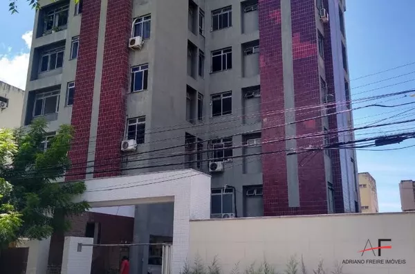 Apartamento com 3 quartos no Condomínio La Plaza