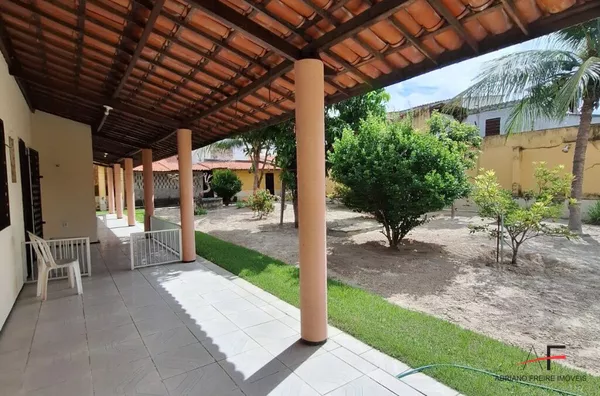 Excelente Casa com 3 suítes para venda na Messejana