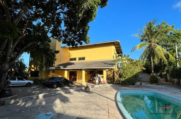 Excelente Casa projetada com 5 suítes para venda no Eusébio