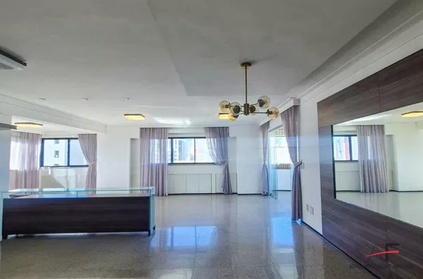 Apartamento projetado com 4 quartos para Venda no Meireles