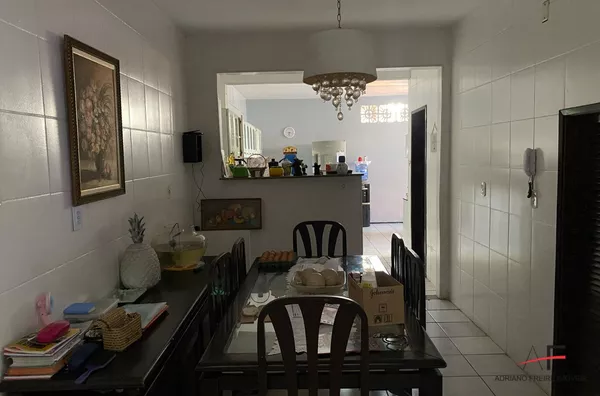 Casa com 4 quartos para venda próximo ao Lago Jacarey