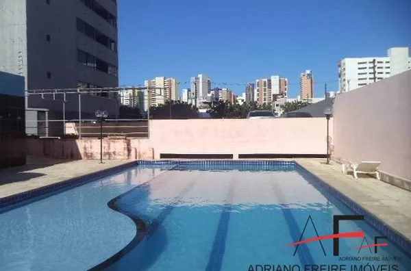 Apartamento projetado com 2 quartos na Praia de Iracema