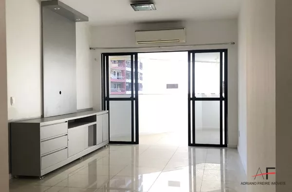 Excelente apartamento com 3 quartos, próximo a Beira Mar