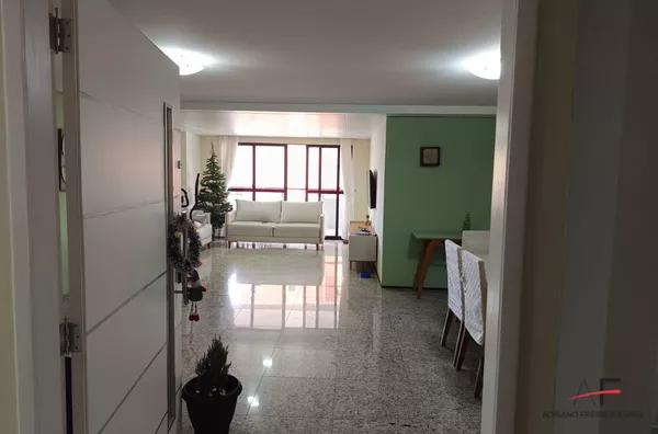 Apartamento com 5 suítes para venda no Edson Queiroz