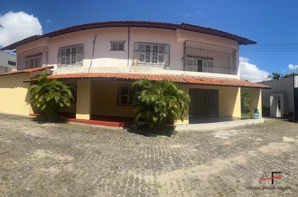 Excelente Casa Duplex com 6 quartos para Venda no Edson Queiroz