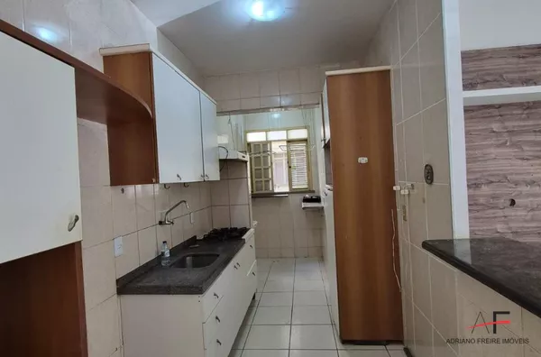 Casa projetada com 3 suítes para venda em Condomínio na Cidade 2000.