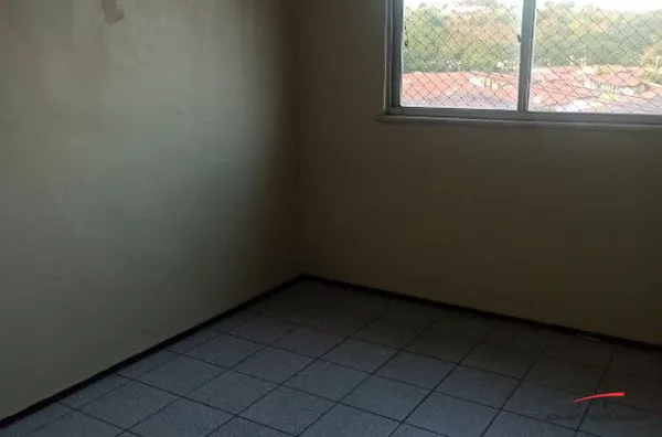 Excelente apartamento com 3 quartos no Edifício Royan - Papicu