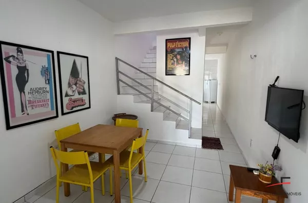 Casa Duplex mobiliada com 2 quartos para locação na Lagoa Redonda