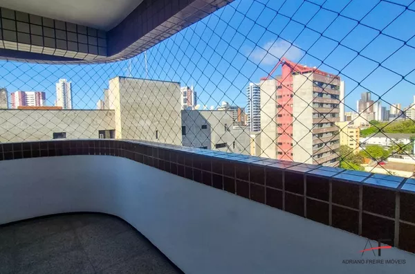 Apartamento projetado com 4 quartos para Venda no Meireles