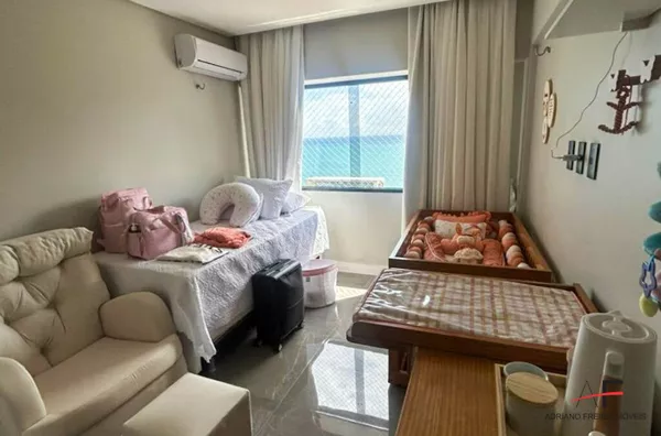 Excelente Apartamento Mobiliado com 2 quartos para Venda no Meireles