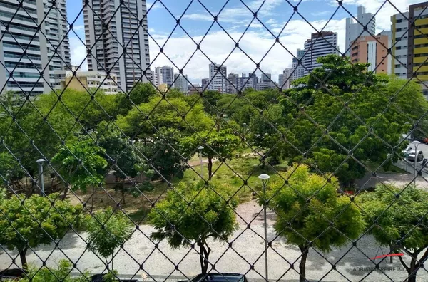 Apartamento com 3 quartos no Condomínio La Plaza