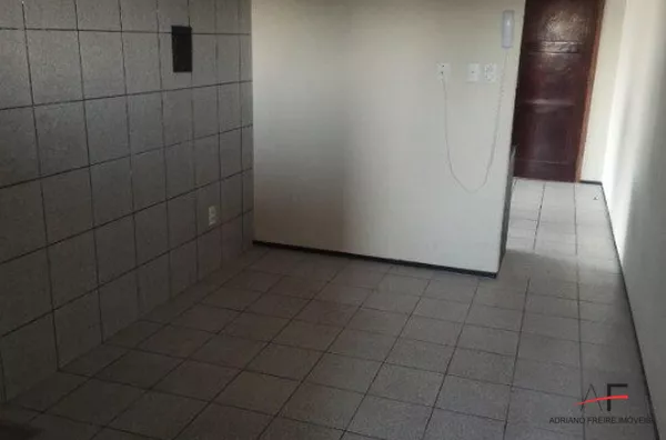 Excelente apartamento com 3 quartos no Edifício Royan - Papicu