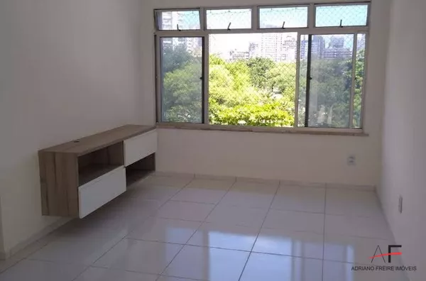 Apartamento com 3 quartos no Condomínio La Plaza