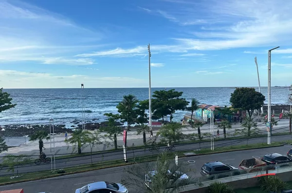 Apartamento com Vista Mar para venda, 3 suítes na Avenida Beira Mar