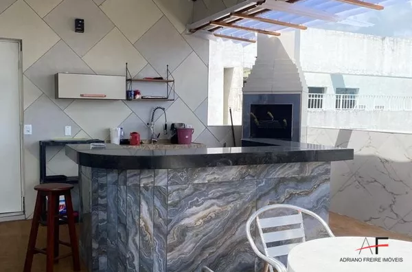 Excelente cobertura de alto padrão mobiliada para venda na Praia do Futuro