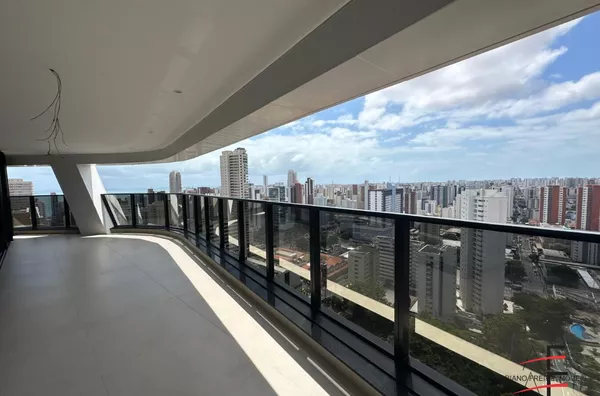 Apartamento de alto padrão com 4 suítes no Legacy Condominium