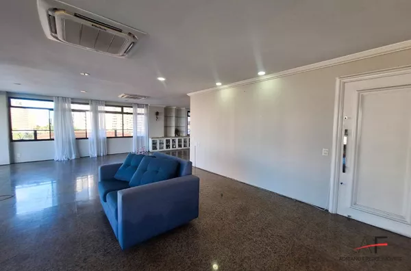 Apartamento Vista Mar com 4 quartos para Locação no Meireles