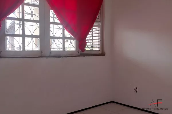 Casa Comercial com 5 suítes para locação no Edson Queiroz