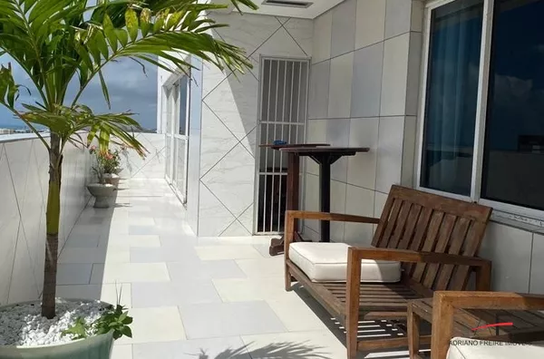 Excelente cobertura de alto padrão mobiliada para venda na Praia do Futuro