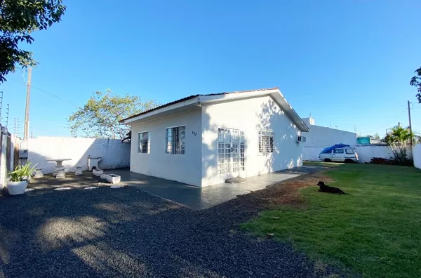 Terreno com casa para venda no bairro Lancaster em Pato Branco - PR