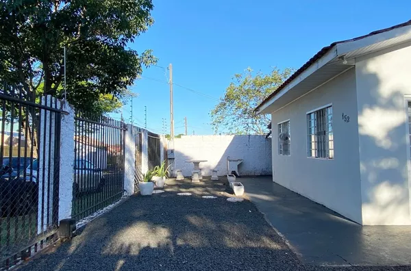 Terreno com casa para venda no bairro Lancaster em Pato Branco - PR