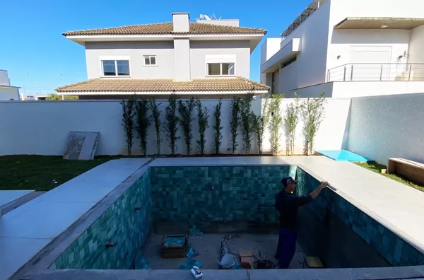 Sobrado novo para VENDA E LOCAÇÃO no Condomínio Residencial Terras Alpha 2 em Pato Branco - PR 