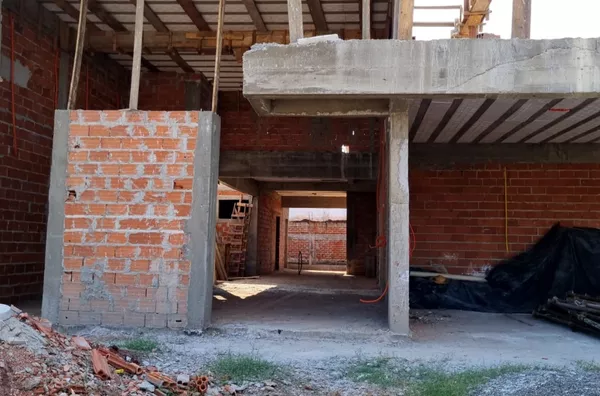 Casa a ser finalizada no condomínio fechado Falls Ville para venda em Pato Branco - PR