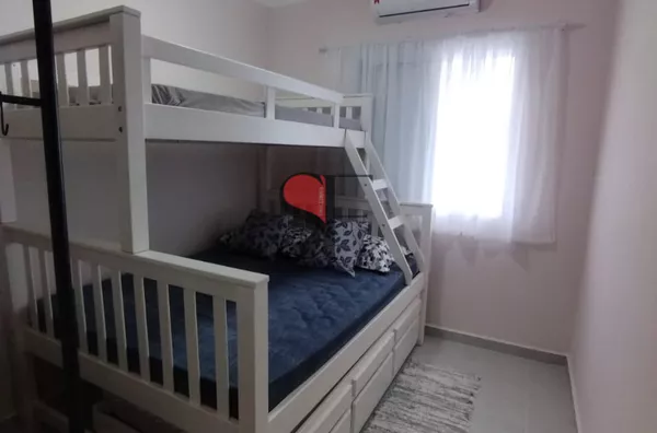 Apartamento com 2 dormitórios na Praia das Toninhas em Ubatuba para venda.