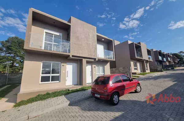 Casa de 2 dormitórios com 2 suítes  em condominio fechado